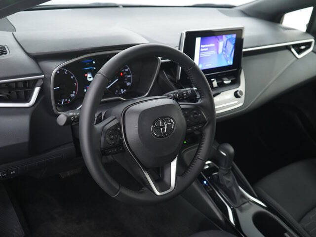 2025 Toyota Corolla Hatchback SE