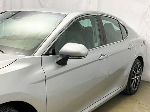 2022 Toyota Camry Hybrid XLE