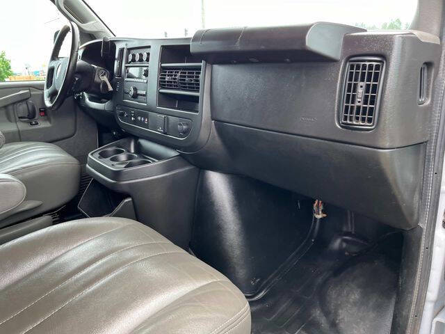 2023 Chevrolet Express 2500