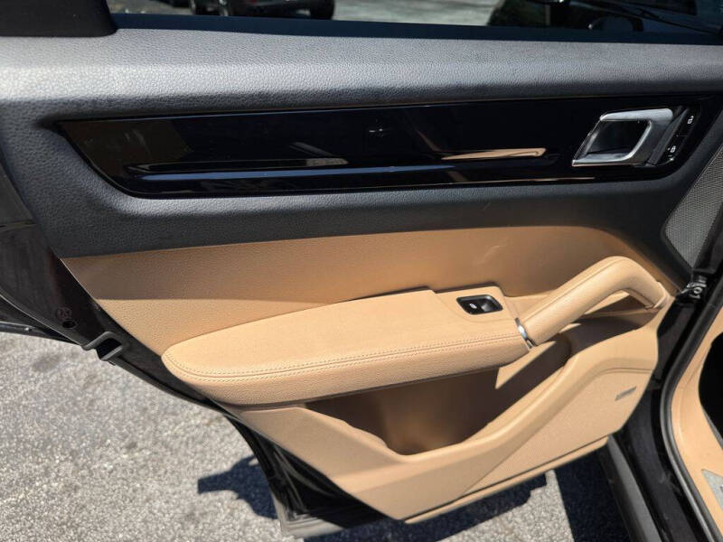 2019 Porsche Cayenne E-Hybrid