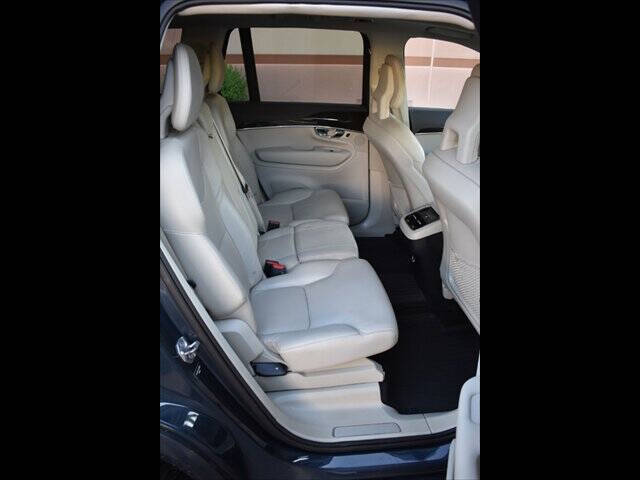 2018 Volvo XC90 T6 Momentum