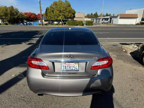 2013 Infiniti M37