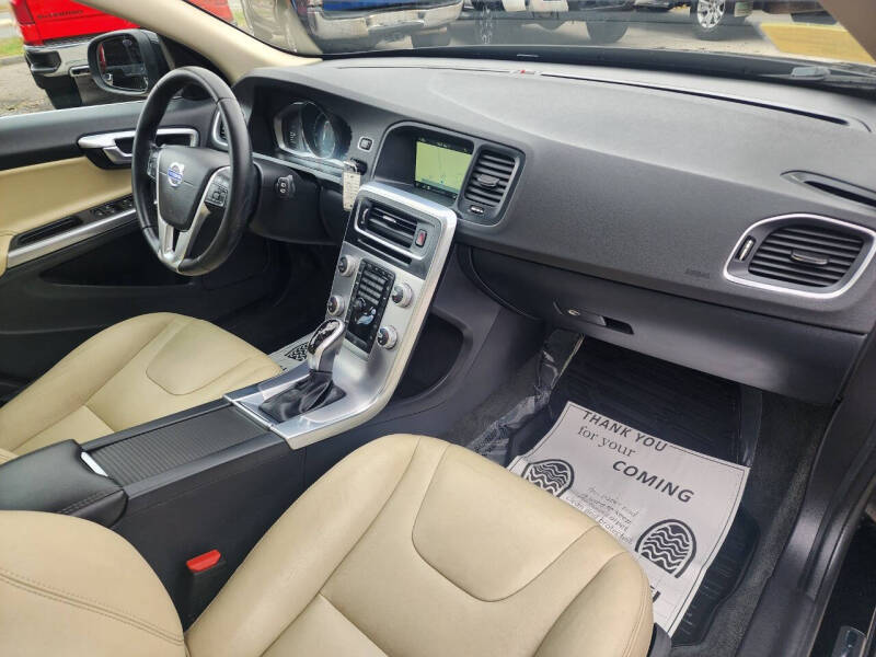 2017 Volvo V60 T5 Premier