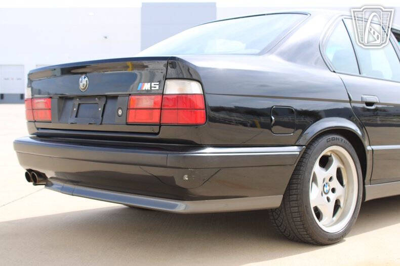 1991 BMW M5