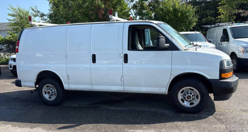 2023 GMC Savana 2500