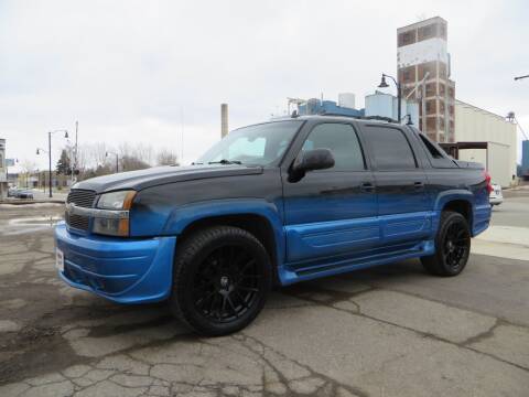 2006 Chevrolet Avalanche for sale at The Car Lot in New Prague MN