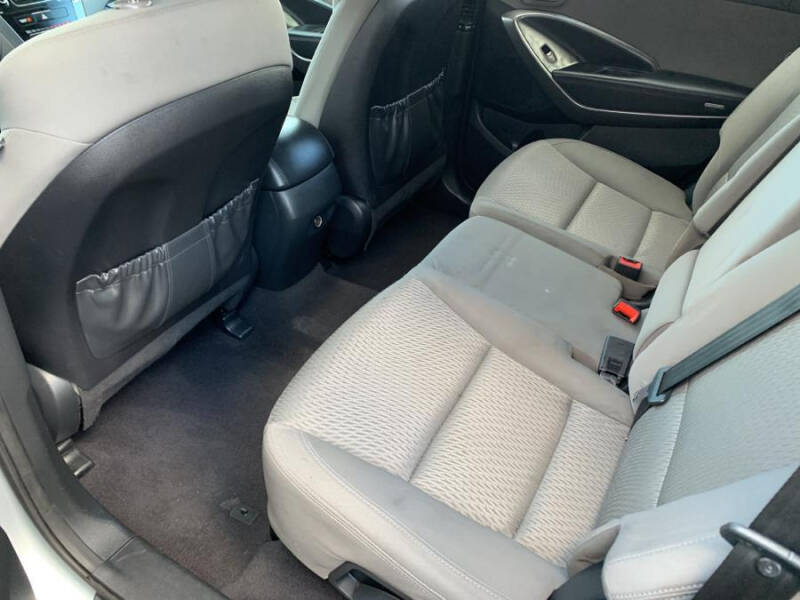 2016 Hyundai Santa Fe SE