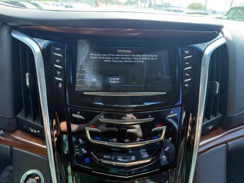 2017 Cadillac Escalade Luxury