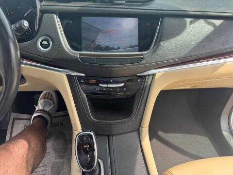 2017 Cadillac XT5 Luxury