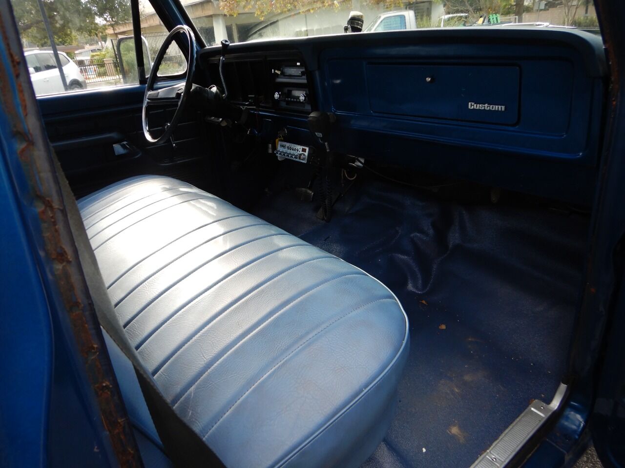 1976 Ford F-250 46