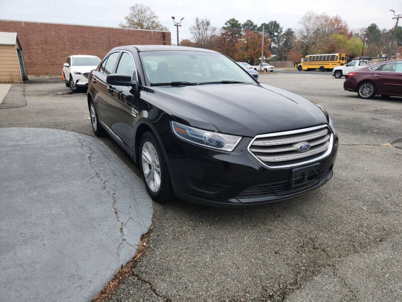 2018 Ford Taurus SE