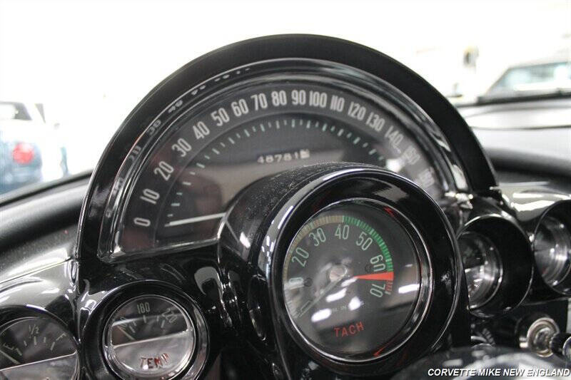 1961 Chevrolet Corvette 41