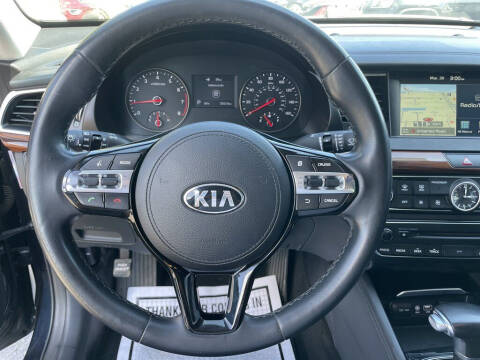 2017 Kia Cadenza Premium