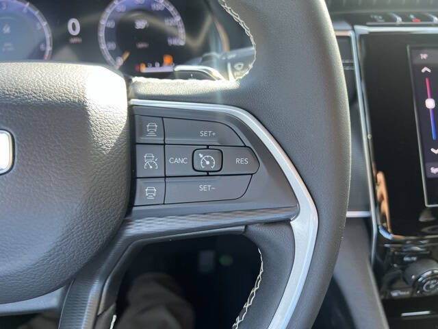 2024 Jeep Grand Cherokee Laredo