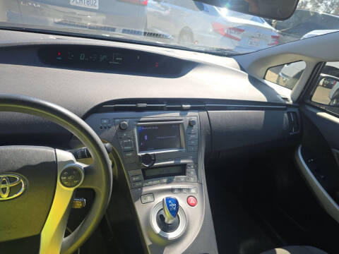 2013 Toyota Prius Two