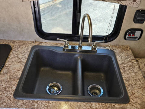 2017 Viking 21FQ