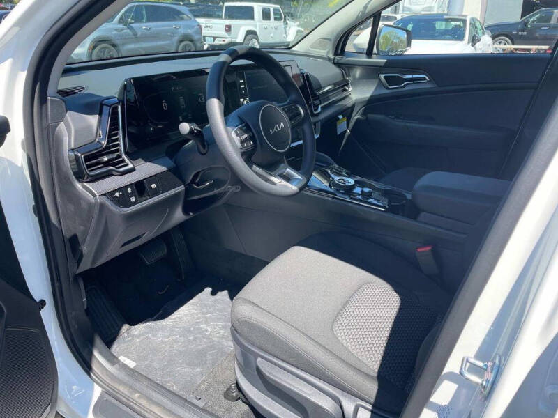 2024 Kia Sportage Hybrid LX