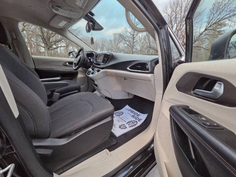 2017 Chrysler Pacifica LX