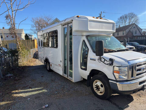 2017 Ford E-Series E-350 SD