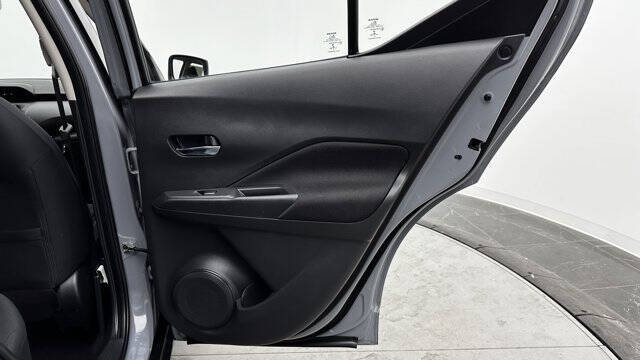 2022 Nissan Kicks SV