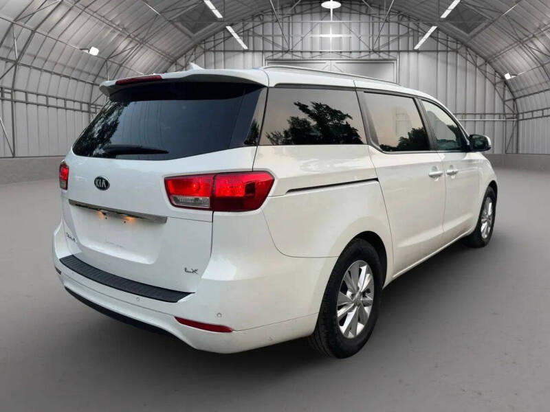 2017 Kia Sedona LX
