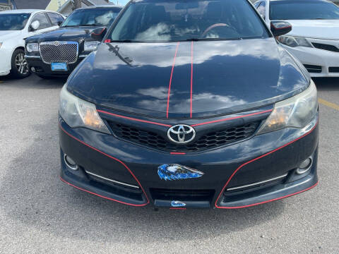 2013 Toyota Camry for sale at Ideal Cars in Hamilton OH