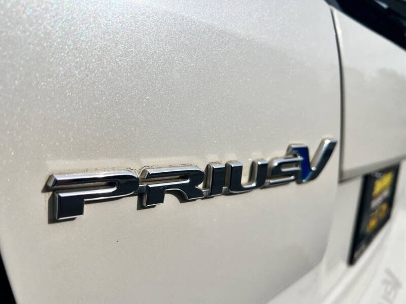 2012 Toyota Prius v Five