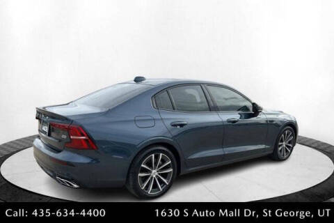 2022 Volvo S60 B5 Momentum