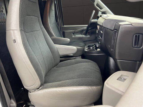 2023 Chevrolet Express 2500