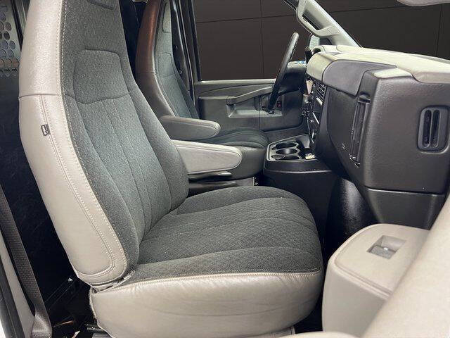 2023 Chevrolet Express 2500