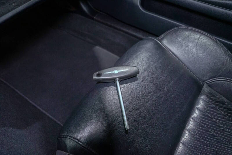 2004 Ford Thunderbird Deluxe