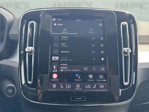 2025 Volvo XC40 B5 Core Bright Theme