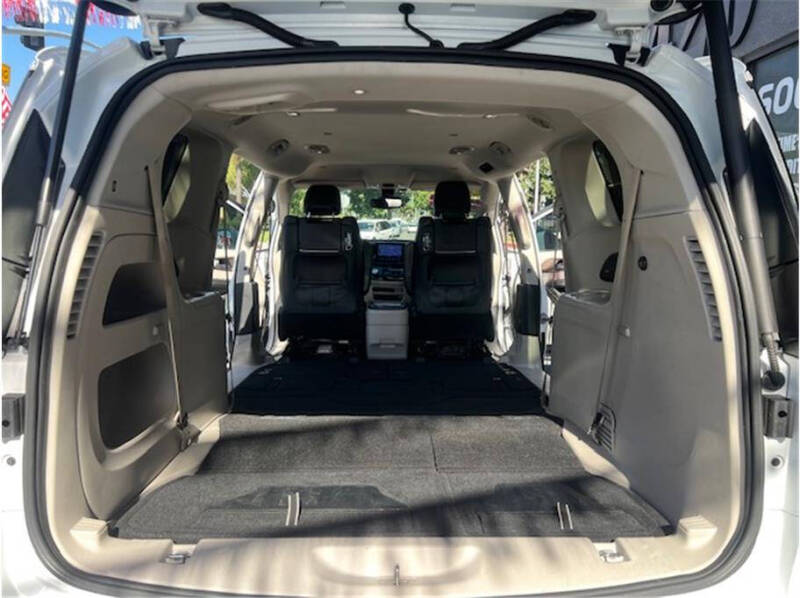 2017 Chrysler Pacifica Touring-L Plus