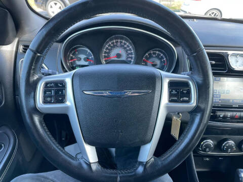 2011 Chrysler 200 Limited