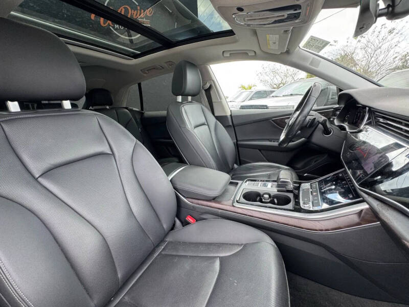 2019 Audi Q8 quattro Premium Plus 55 TFSI