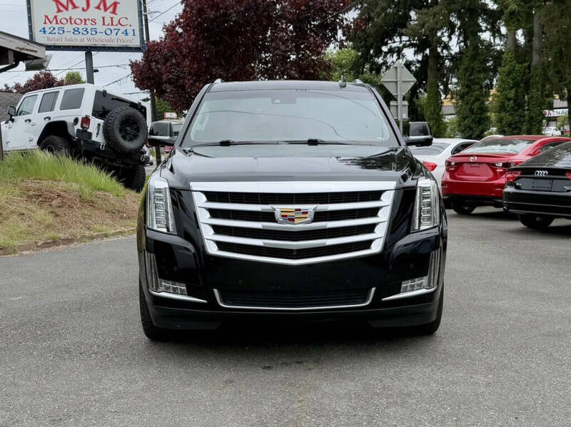 2016 Cadillac Escalade Luxury Collection