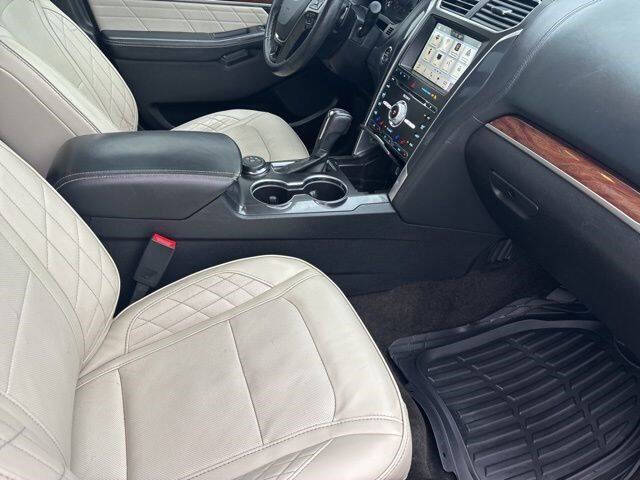 2017 Ford Explorer Platinum