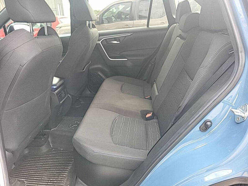 2022 Toyota RAV4 Hybrid SE