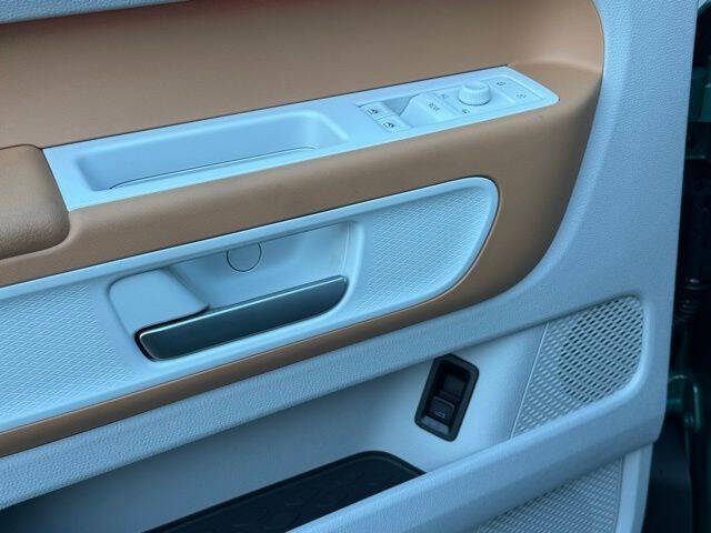 2025 Volkswagen ID. Buzz Pro S Plus 4Motion