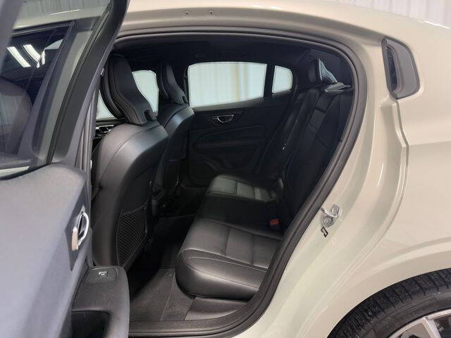 2020 Volvo S60 T5 Momentum