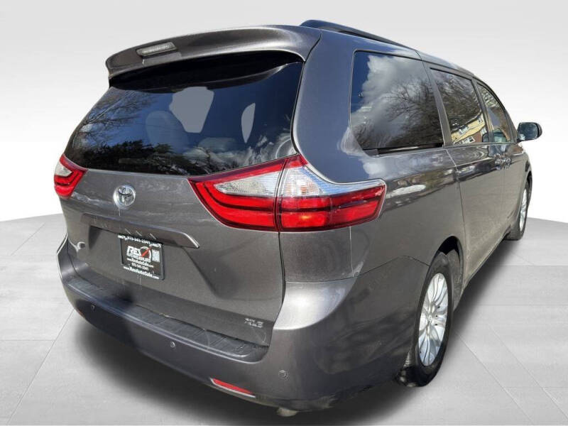 2017 Toyota Sienna