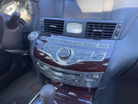 2015 Infiniti Q70 3.7