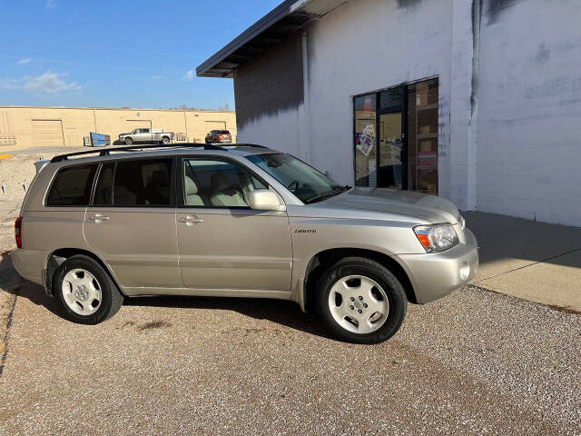 2005 Toyota Highlander for sale at Slideways Customs Auto Sales in Omaha, NE