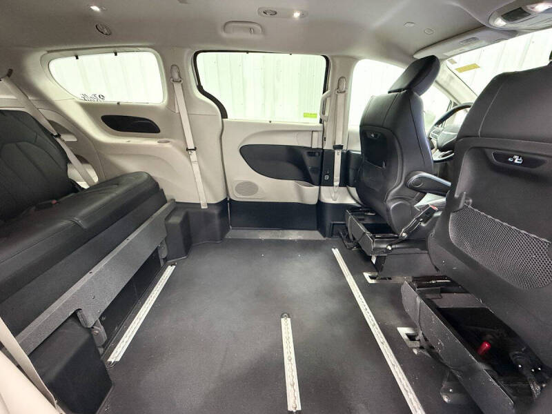 2021 Chrysler Pacifica Touring L