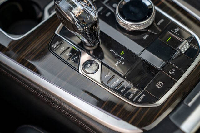 2019 BMW X7 25