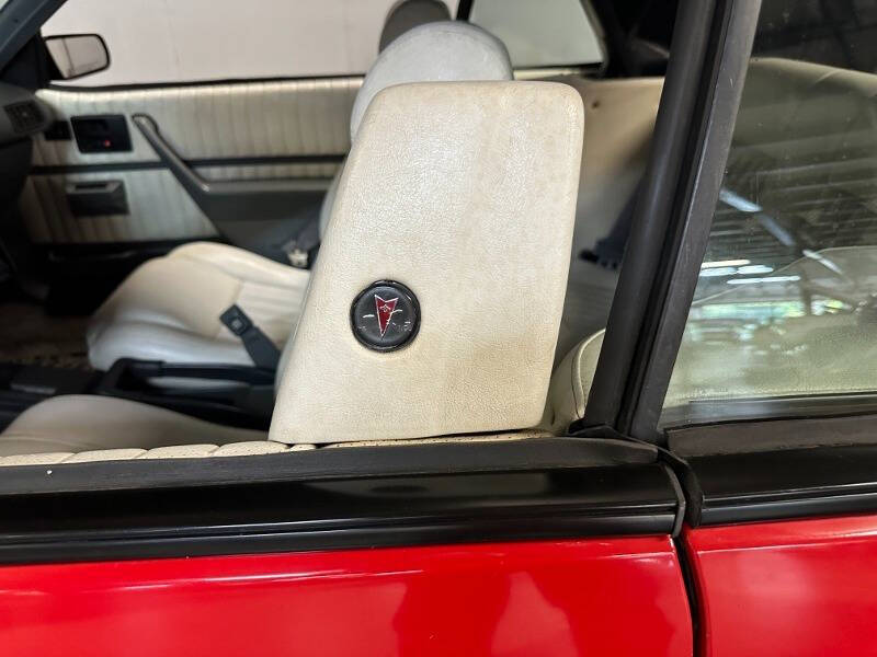 1991 Pontiac Sunbird LE