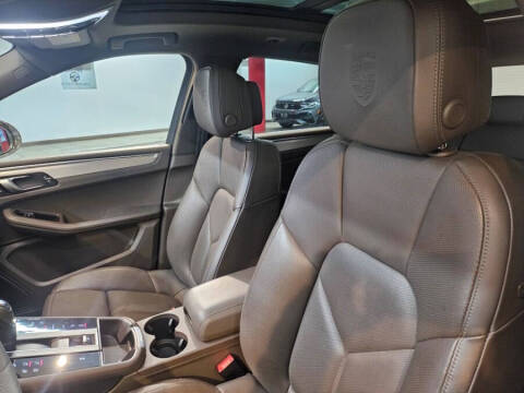 2023 Porsche Macan T