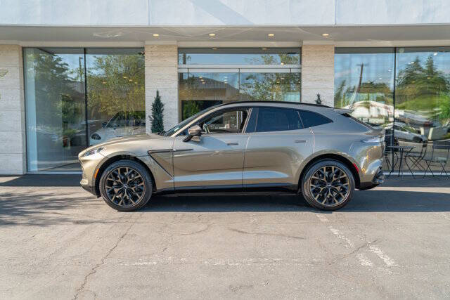 2021 Aston Martin DBX 40