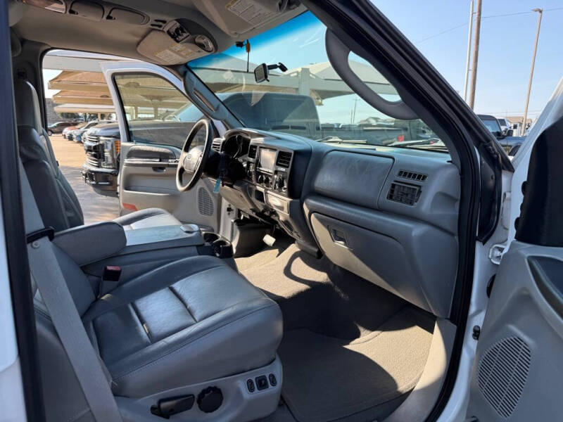 2005 Ford Excursion XLT