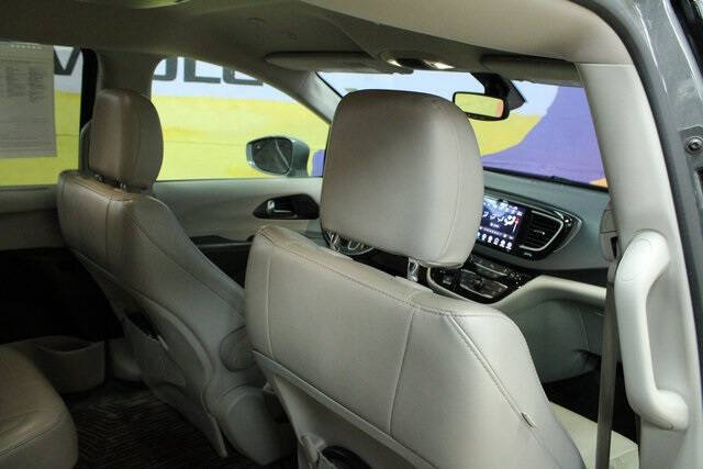 2020 Chrysler Pacifica Touring L